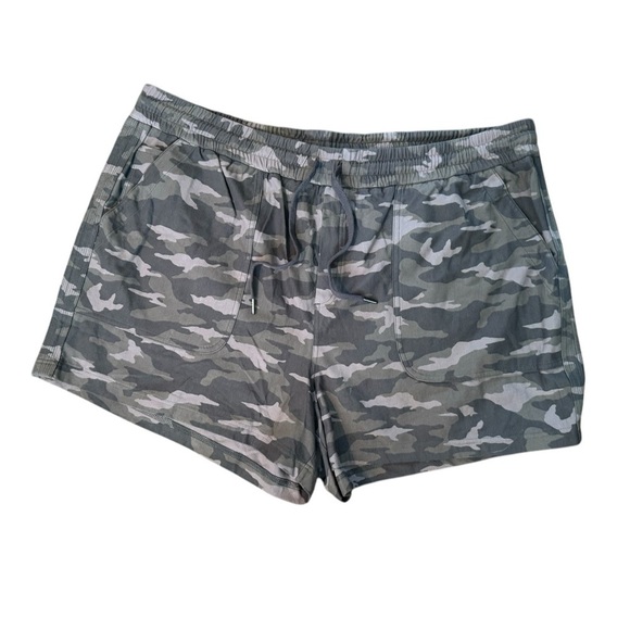 Athleta CAMO FARALLON SHORT - Picture 2 of 11